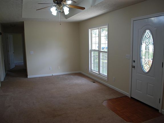 3rd image of 1309 Oak Dr