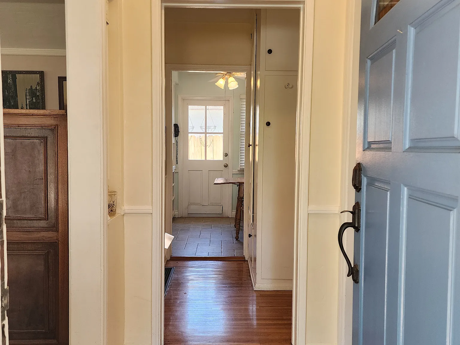 3 bed, 1755 sqft, $7,600 — Photo 4