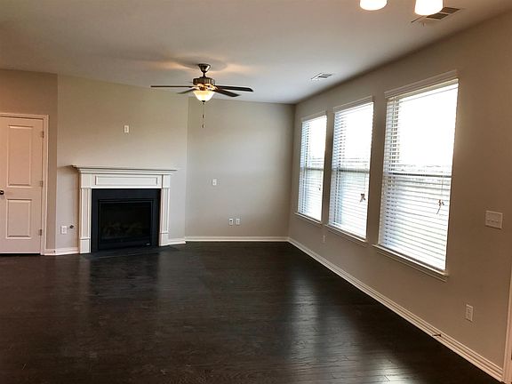 3rd image of 401 Black Thorn Ln #215