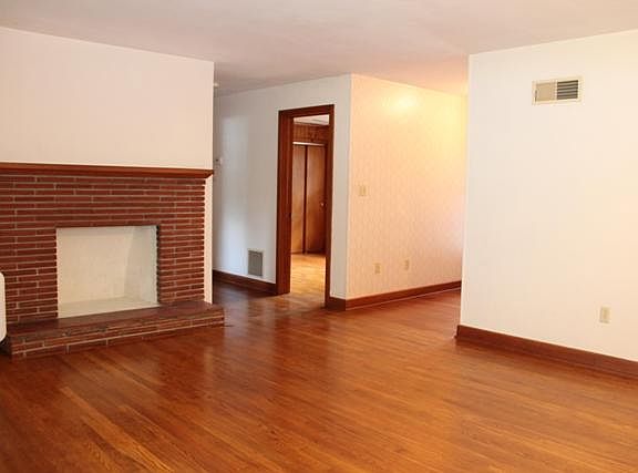 5th image of 124 Riverview Dr E