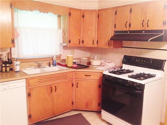 4th image of 11509 E 51st St