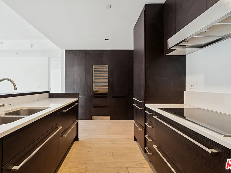 6250 Hollywood Blvd #8K — Photo 2