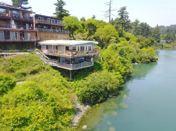 222 Del Norte Ln Unit 21, Brookings, OR 97415