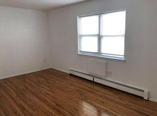 1611 163rd St, Whitestone, NY 11357