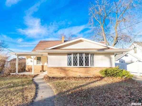 209 E Cruger Ave, Eureka, IL 61530