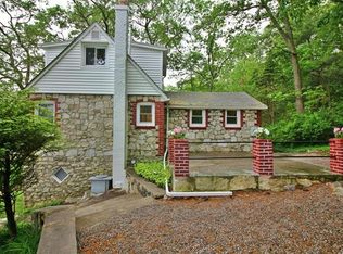 118 Pleasant Rd, Lake Peekskill, NY 10537