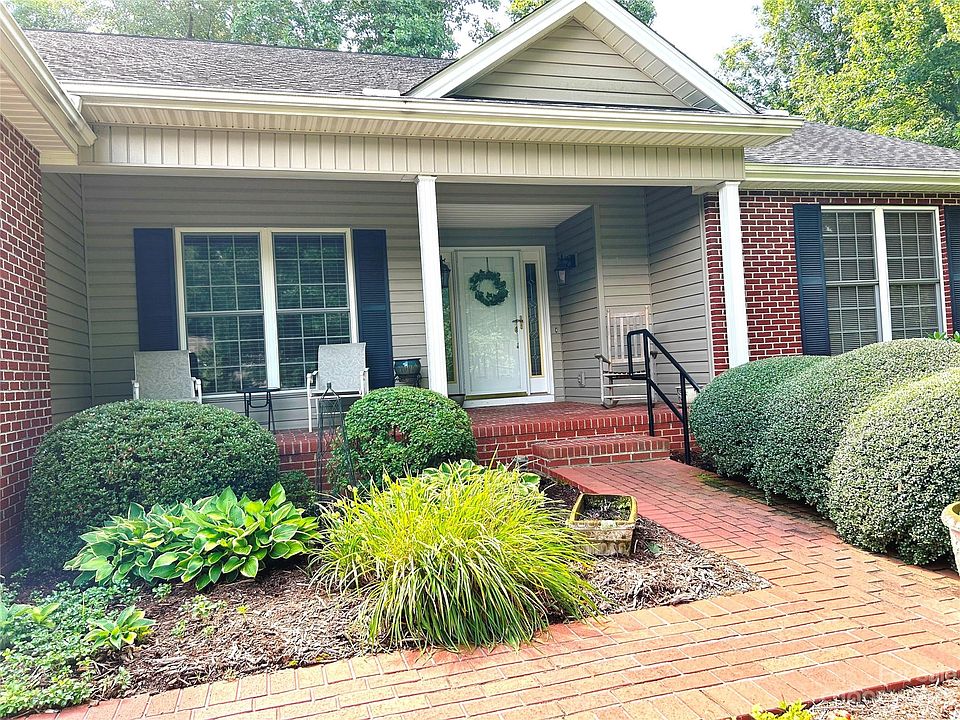1st image of 111 White Cedar Ln