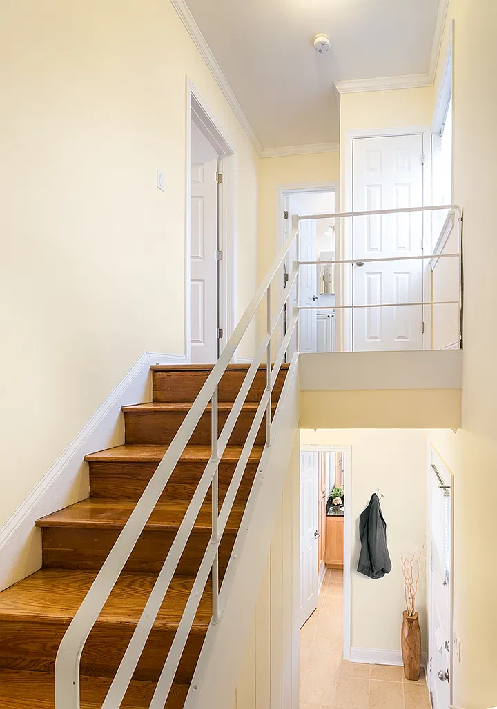 2 bed, 1.0 bath, 984 sqft, $3,820 — Photo 4