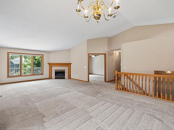 5th image of 4134 Thornhill Ln