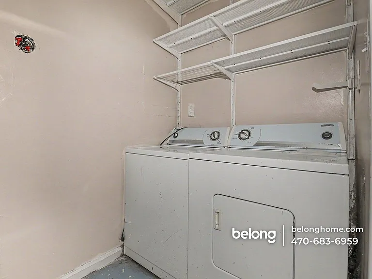 1277 Dunwoody Ln NE — Photo 5