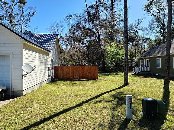 3rd image of 2733 Kennedy Dr
