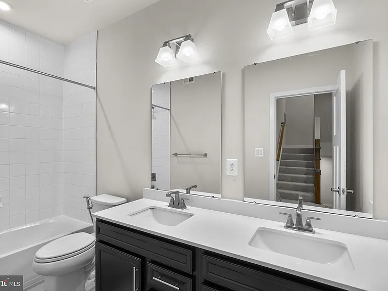 10706 Larkswood St — Photo 32