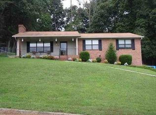 1281 Crest Way Dr, Morristown, TN 37814