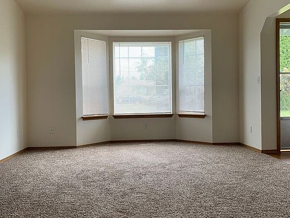 4th image of 35504 92nd Avenue Ct E