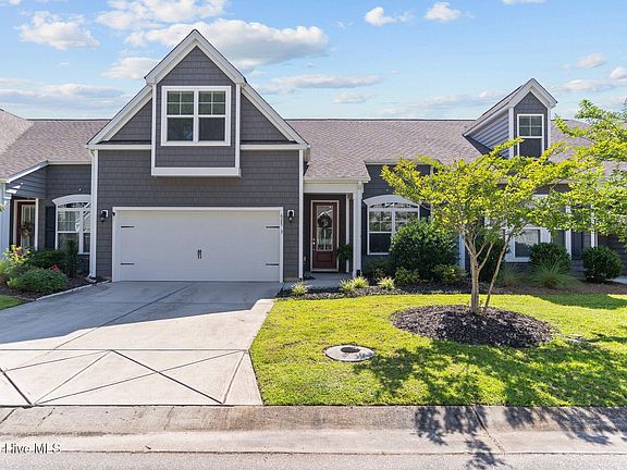 3rd image of 627 Cambeck Drive SE Unit 3