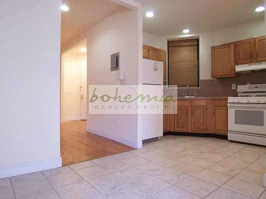 Rented by Bohemia Realty Group | media 2