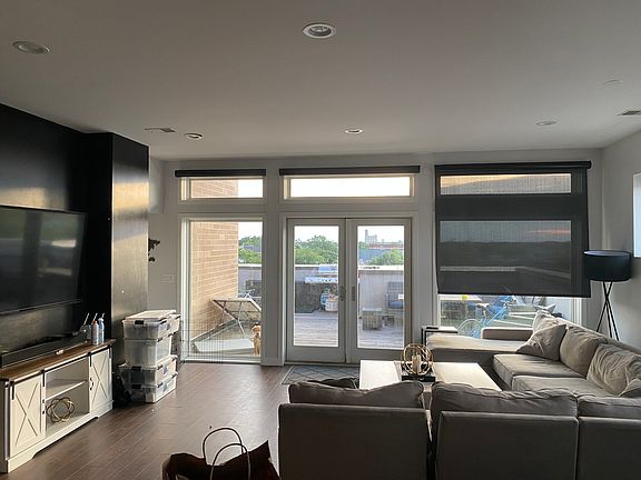 4th image of 3301 N Sheffield Ave #6
