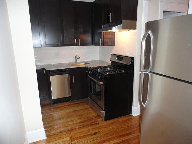 1st image of 514 W Cornelia Ave #1R