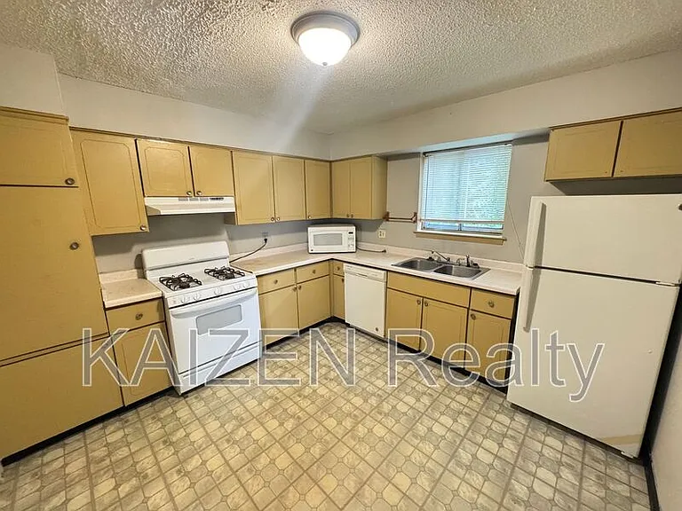 151 N Belvedere Blvd #1-10 — Photo 7