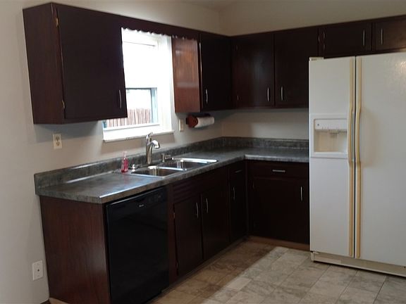 4th image of 42 Bustetter Dr