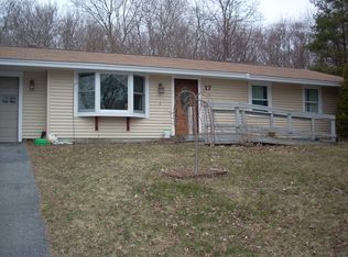 17 Algonquin Dr, Dartmouth, MA 02748