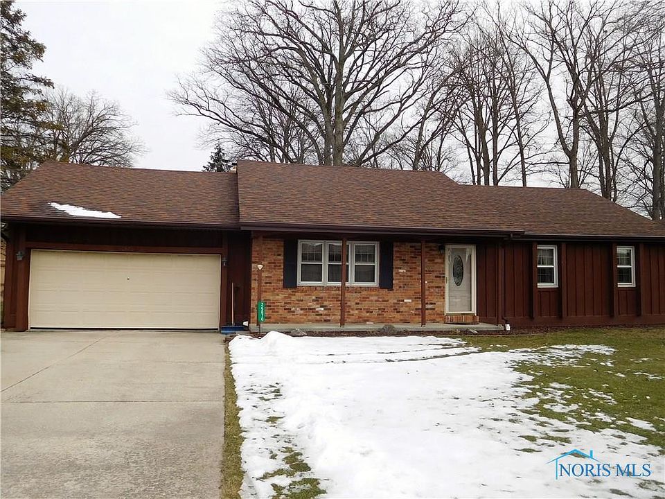 1st image of 26870 Woodland Ct W