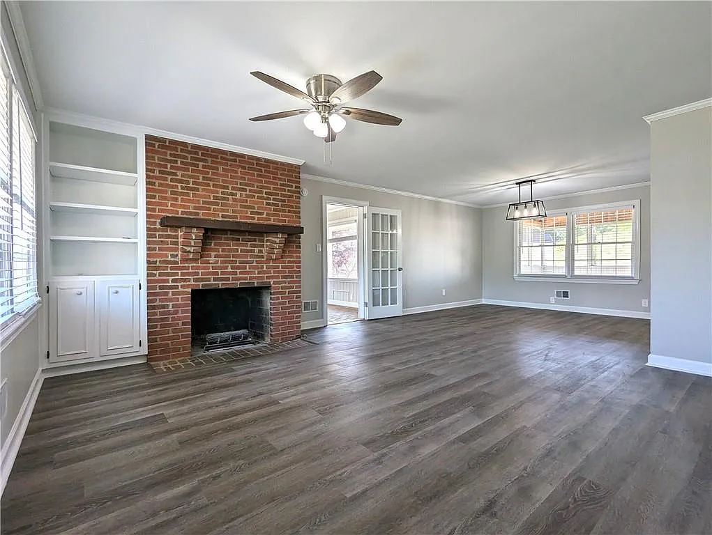 5 bed, 3.0 bath, 3500 sqft, $3,200 — Photo 4