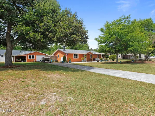 212 Manatee Street, Cape Carteret, NC 28584