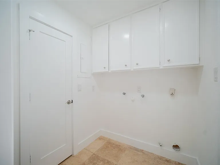 4815 Caris St — Photo 43