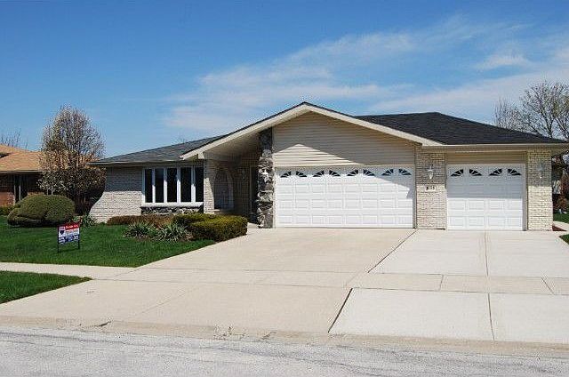 1st image of 8108 Bunker Dr