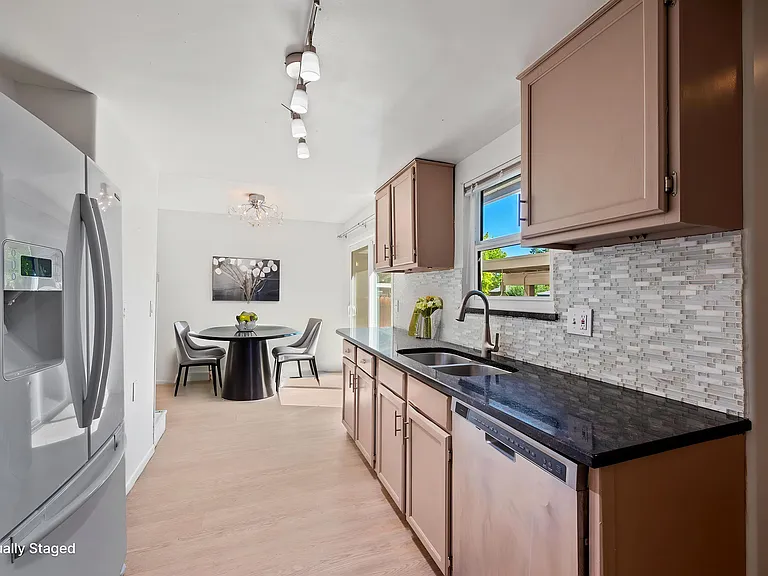 8758 E Roundtree Ave — Photo 8