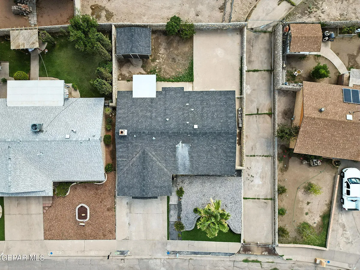 Building Photo - 329 Sereno Dr