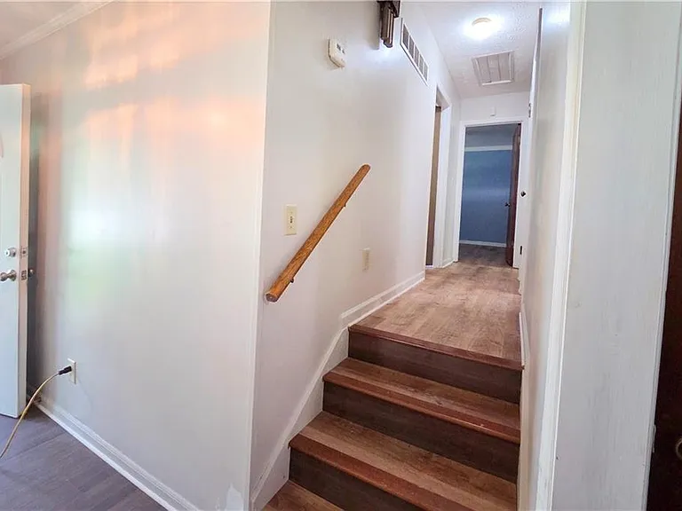 3533 Charlotte Dr — Photo 16
