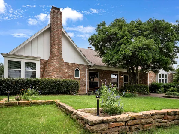 7824-7828 Cardinal Ct, North Richland Hills, TX 76180