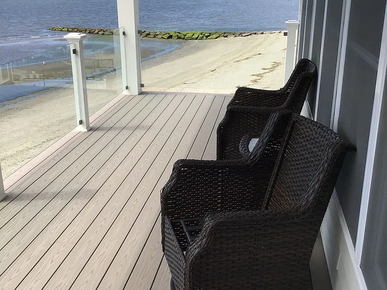 1019 Fairfield Beach Rd — Photo 16