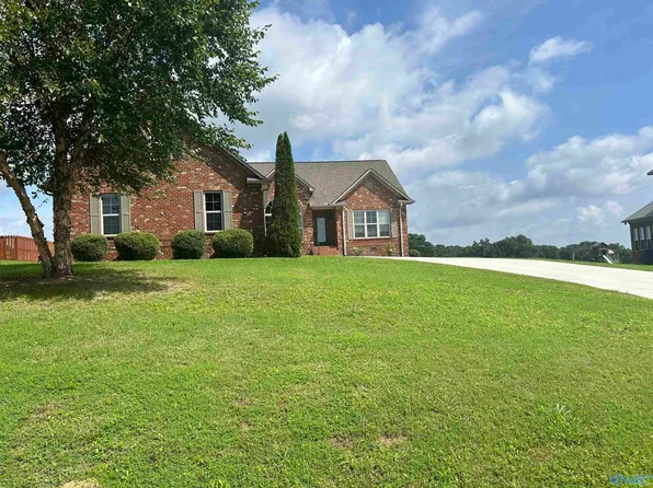 157 Payton Ln, Grant, AL 35747