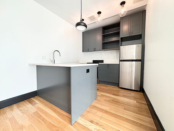 2nd image of 1134 Fulton St #9YY