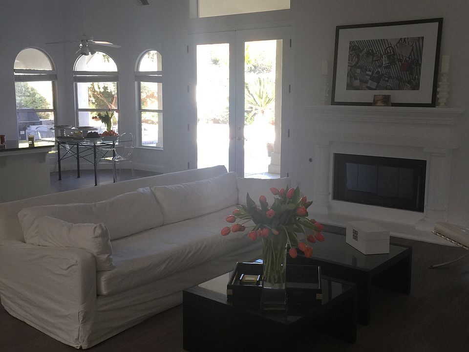 1st image of 1393 E Saint James Cir