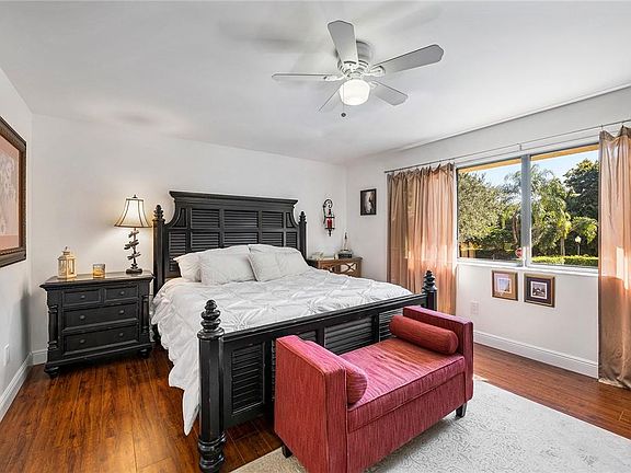 5th image of 421 NW 97th Avenue #421