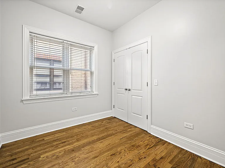 924 W Dakin St #4 — Photo 22