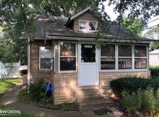 21223 Seminole St, Southfield, MI 48033