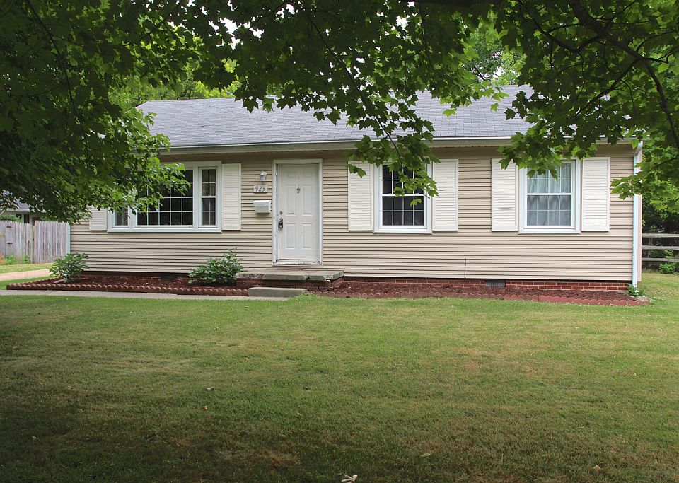 1st image of 923 Cherry St