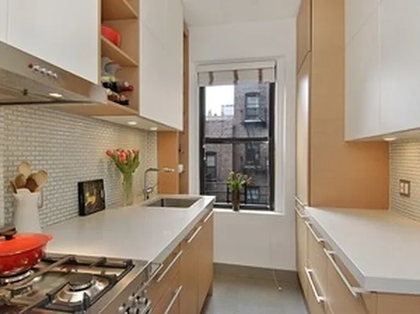 210 West 21st Street image 1 of 6