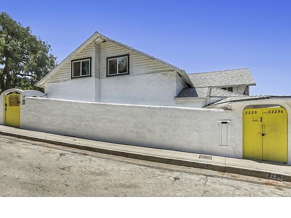 2nd image of 2034 Oak Glen Pl