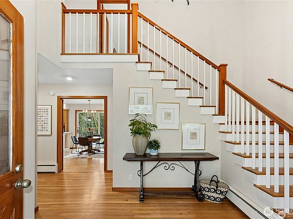 4th image of 10235 Battle Point Drive NE