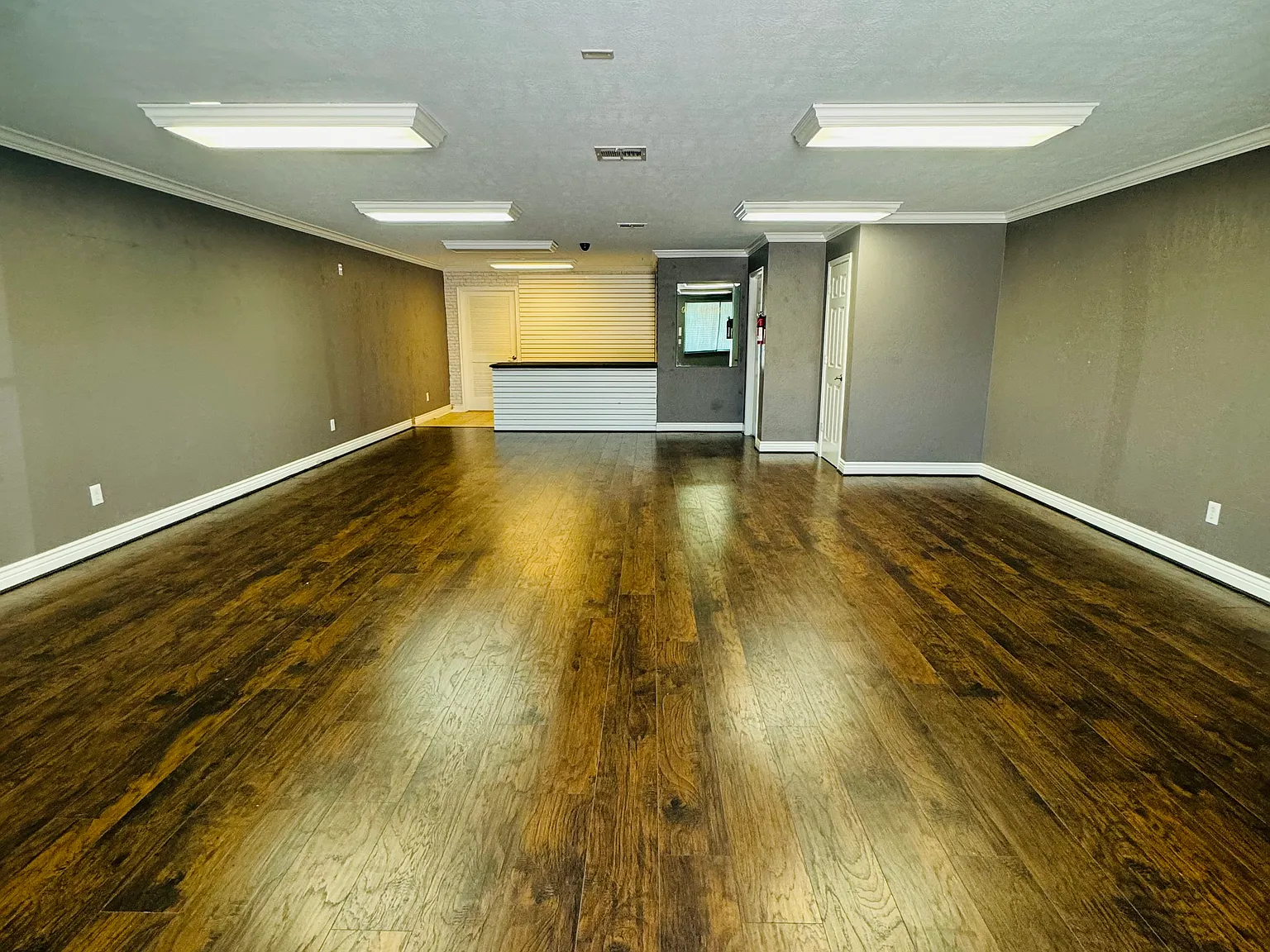 Studio, 1200 sqft, $1,300 — Photo 2