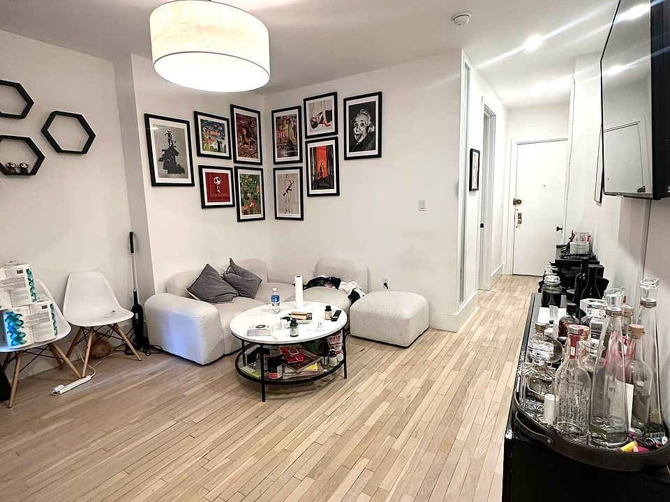 1st image of 324 W 47th St APT 1A