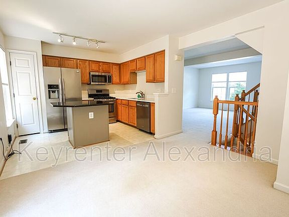 5th image of 5983 Edgehill Ct