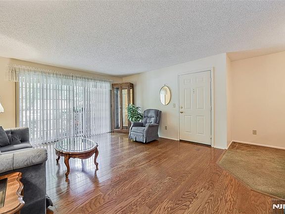 3rd image of 1134 Sycamore Ln