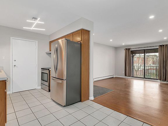 4th image of 7435 Tiffany Dr APT 3B